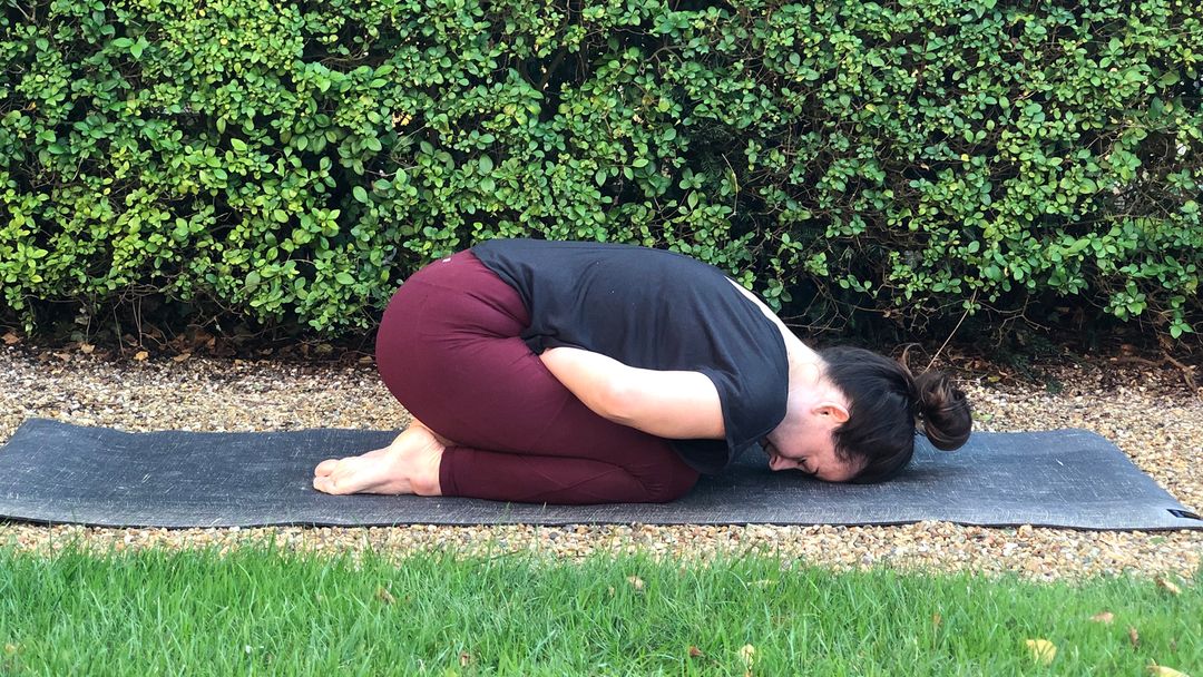 Rest And Digest 8 Restorative Yoga Poses For Digestion Doyou 4792