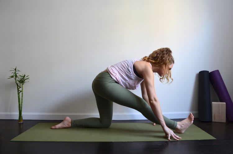 How to Do Forearm Stand - DoYou