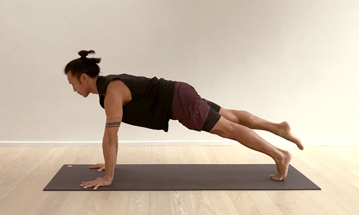 5 Yoga Poses to Strengthen and Stretch the Psoas - DoYou