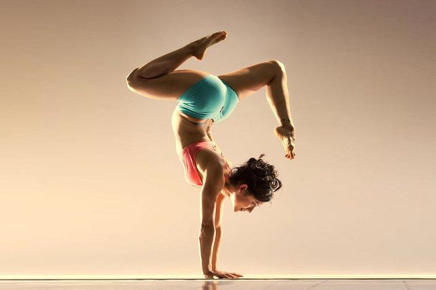 10 Amazing Yoga Teachers You Should Know - DoYou