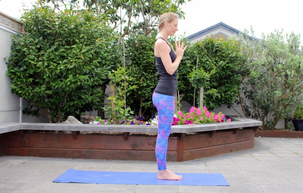 A Simple 10-Minute Balancing Yoga Sequence - DoYou