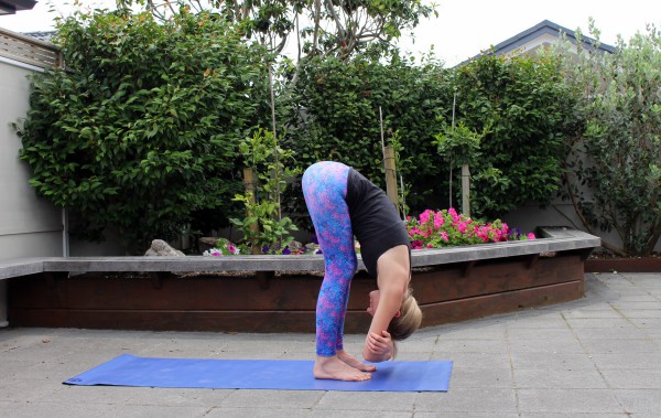 A Simple 10-Minute Balancing Yoga Sequence - DoYou