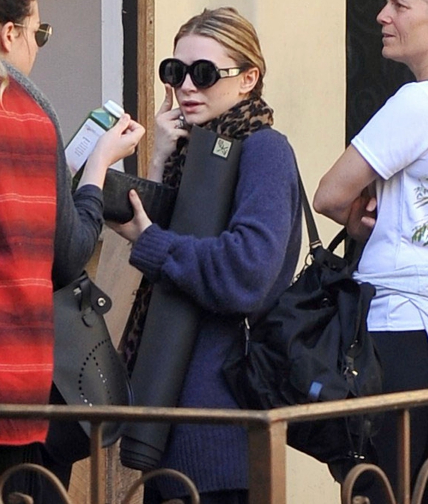  ashley olsen yoga